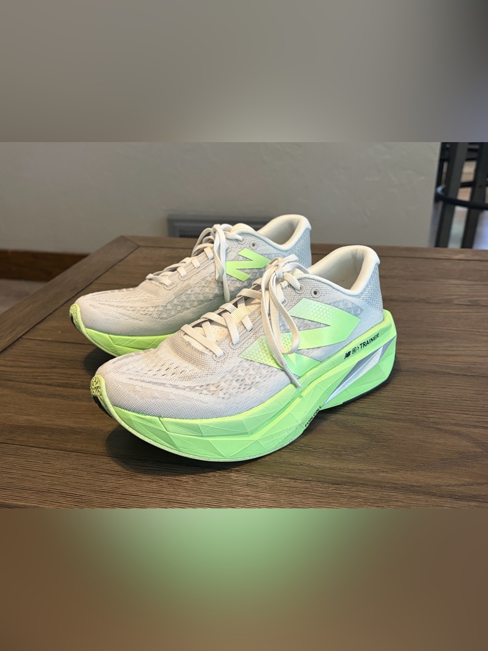 New Balance Women's 10w Fuel Cell Super comp carbon plated